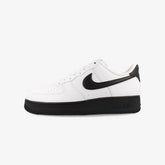 NIKE AIR FORCE 1 '07