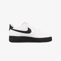 NIKE AIR FORCE 1 '07