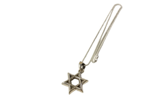 Medium David’s Star Necklace "Silver" CHRM0752