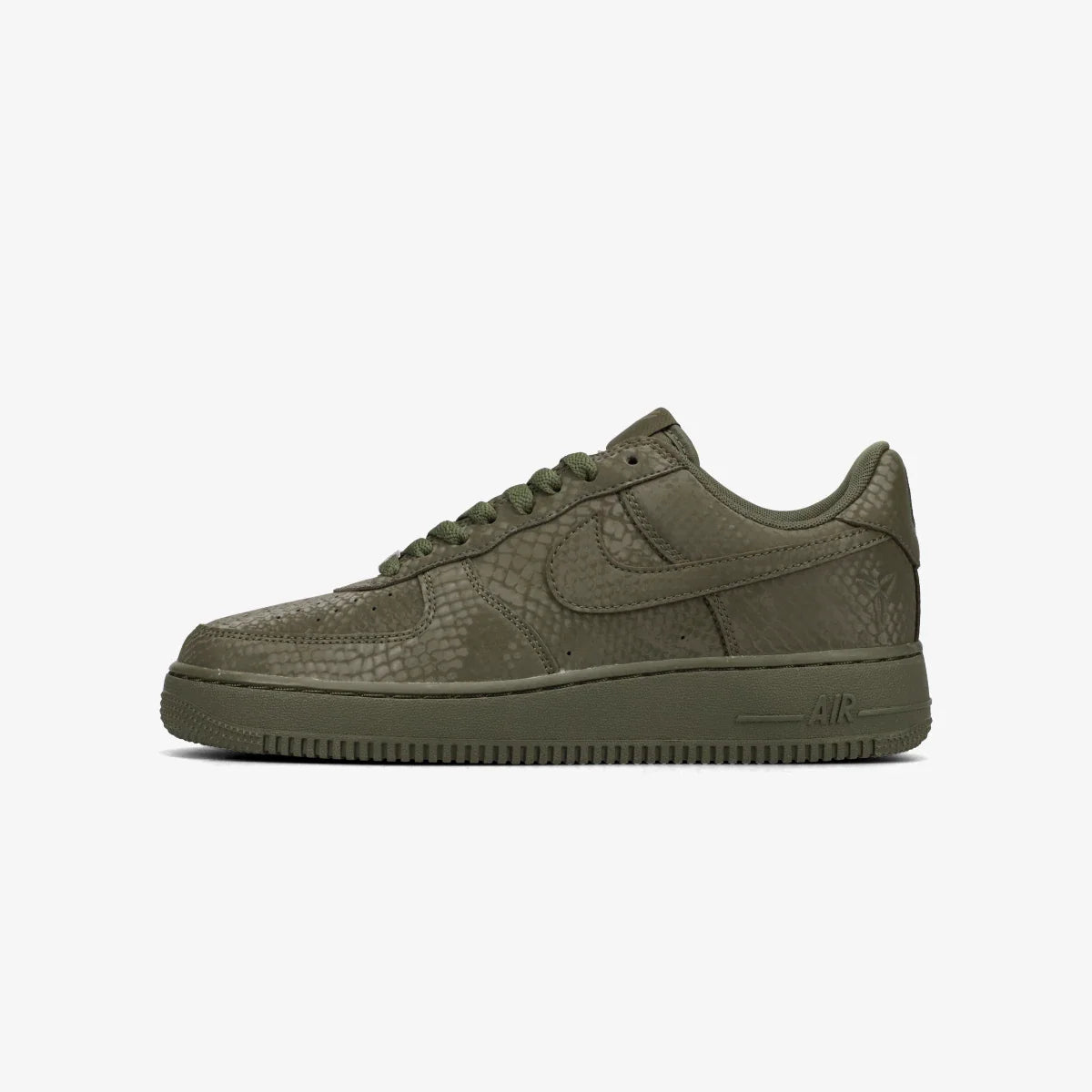 NIKE AIR FORCE 1 LOW × KOBE BRYANT