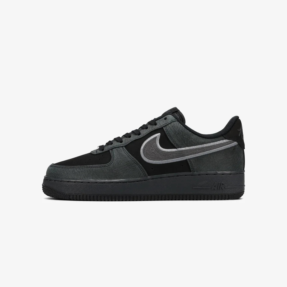 NIKE AIR FORCE 1 LOW