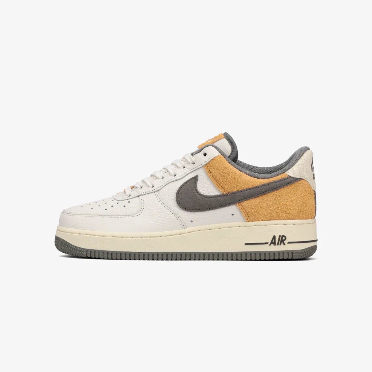 NIKE AIR FORCE 1 '07 LV8