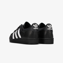 adidas SUPERSTAR 82